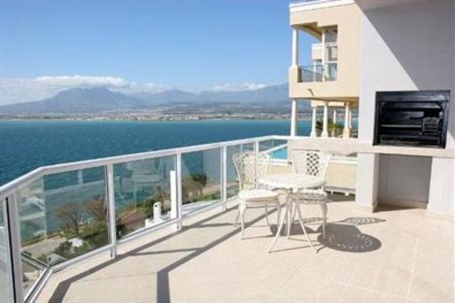 фото отеля Gordon's Bay Holiday Retreats Apartments