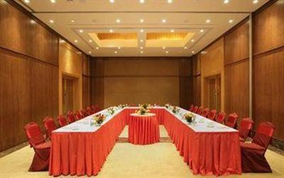 фото отеля Sun n Sand Hotel Nagpur