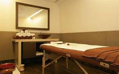 фото отеля Sun n Sand Hotel Nagpur