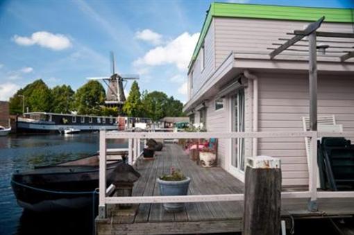 фото отеля Minties Floating Bed and Breakfast