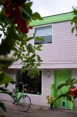 фото отеля Minties Floating Bed and Breakfast