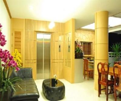 фото отеля Green Harbor Service Apartment Phuket