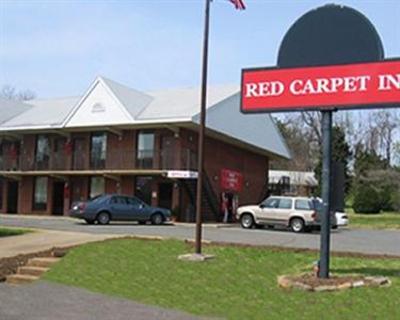 фото отеля Red Carpet Inn Orange
