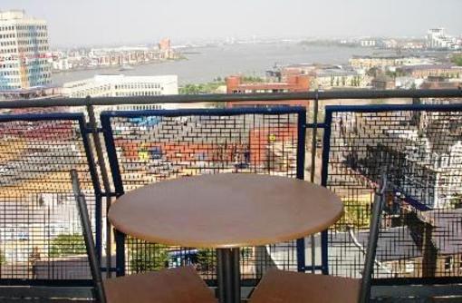 фото отеля Vista Apartments Woolwich London