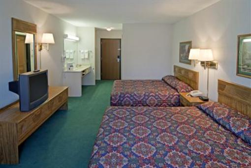 фото отеля Americas Best Value Inn - Tahquamenon Country