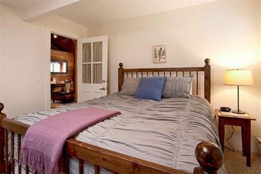 фото отеля Inn at Schoolhouse Creek