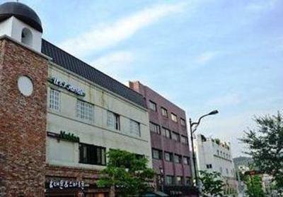 фото отеля U and I Hostel