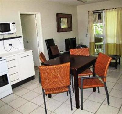 фото отеля Castaways Trinity Beach Apartments Cairns