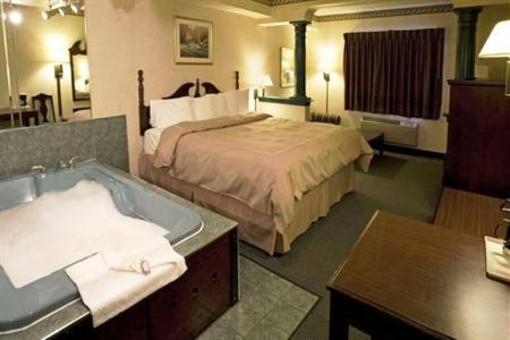 фото отеля Comfort Suites Downtown Windsor (Ontario)