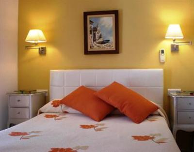 фото отеля Hostal Abril