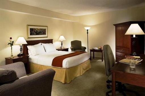 фото отеля Holiday Inn Express Montreal Centre-Ville