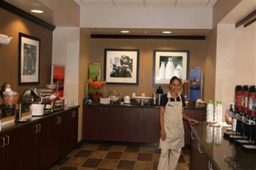 фото отеля Hampton Inn & Suites Syracuse Erie Blvd/I-690