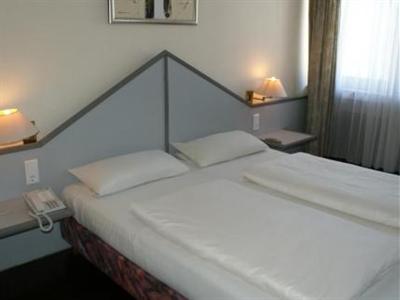 фото отеля Bahn-Hotel Dusseldorf