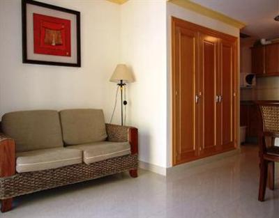 фото отеля Apartamentos Plaza Cavana 5