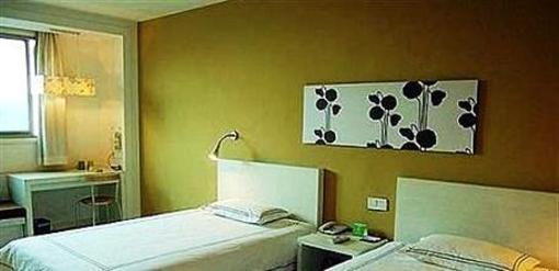фото отеля Jintian Inn Hongqi