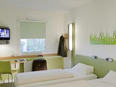 фото отеля Ibis Budget Apt-Luberon