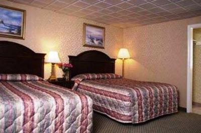 фото отеля King's Port Inn