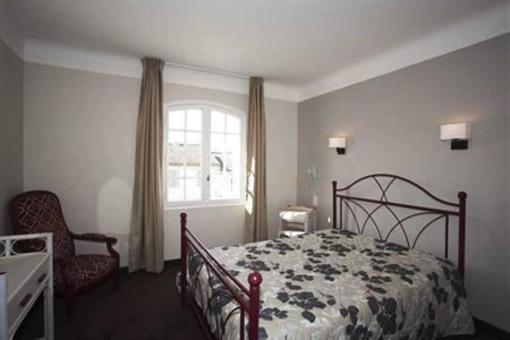 фото отеля Hotel du Cheval Blanc Saint-Remy-de-Provence