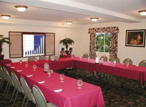 фото отеля Holiday Inn Express San Diego - Escondido