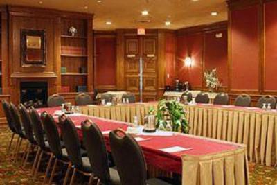 фото отеля BEST WESTERN PLUS Lamplighter Inn and Conference Centre