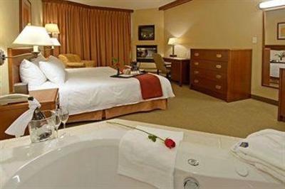 фото отеля BEST WESTERN PLUS Lamplighter Inn and Conference Centre