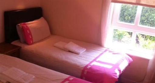 фото отеля Lochend Serviced Apartments