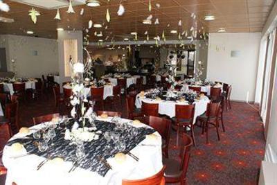 фото отеля Brit Hotel Le Villeneuve Saint-Gregoire