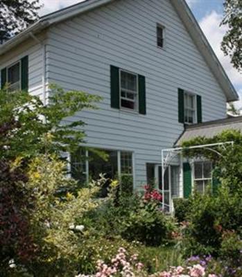фото отеля Mettawas End Bed & Breakfast