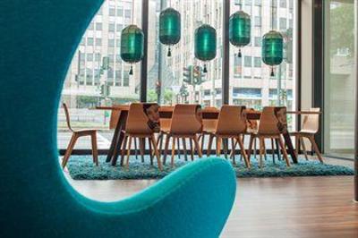 фото отеля Motel One Düsseldorf-Hauptbahnhof