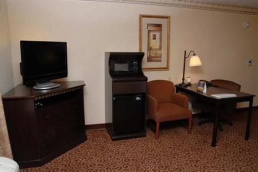 фото отеля Hampton Inn & Suites Staten Island