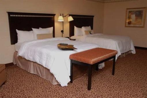 фото отеля Hampton Inn & Suites Staten Island