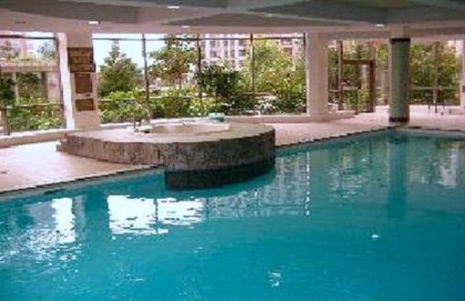 фото отеля Whitehall Suites
