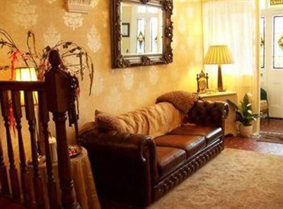 фото отеля Staveley House Bed & Breakfast Colwyn Bay