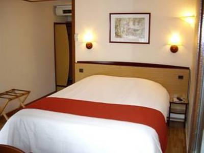 фото отеля Campanile Hotel Senlis