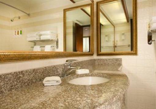 фото отеля Drury Inn & Suites Joplin