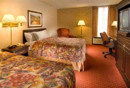 фото отеля Drury Inn & Suites Joplin