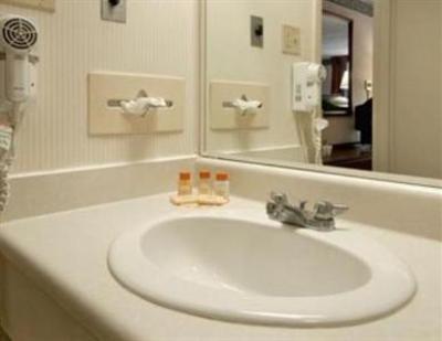 фото отеля Days Inn Meadville Conference Center
