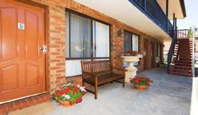 фото отеля BEST WESTERN Tudor Motor Inn