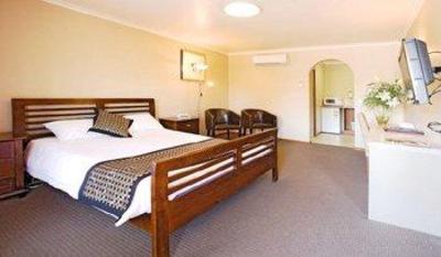 фото отеля BEST WESTERN Tudor Motor Inn