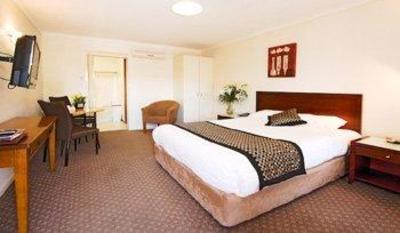 фото отеля BEST WESTERN Tudor Motor Inn