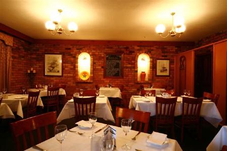 фото отеля BEST WESTERN Tudor Motor Inn
