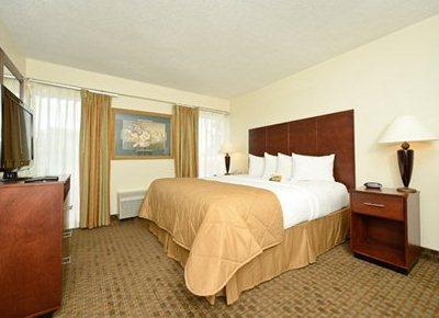 фото отеля Quality Inn & Suites Near Fort Sam Houston