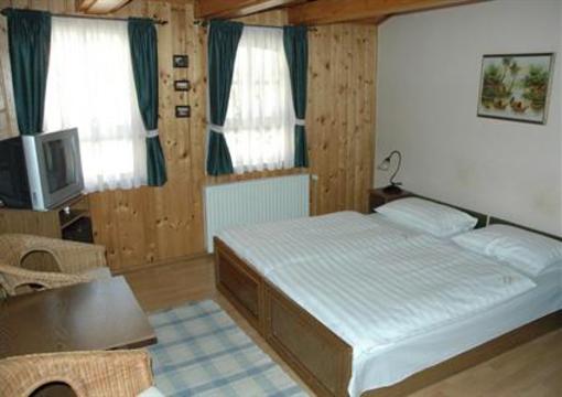 фото отеля Alabardos Panzio es Apartmanhaz