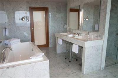 фото отеля Hotel La Villa Calvi