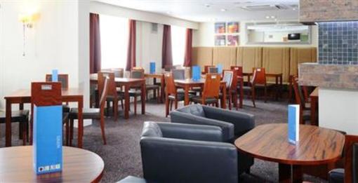 фото отеля Holiday Inn Express Gatwick-Crawley