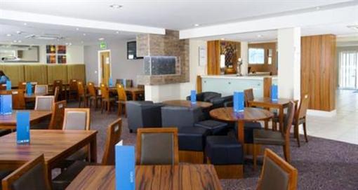 фото отеля Holiday Inn Express Gatwick-Crawley