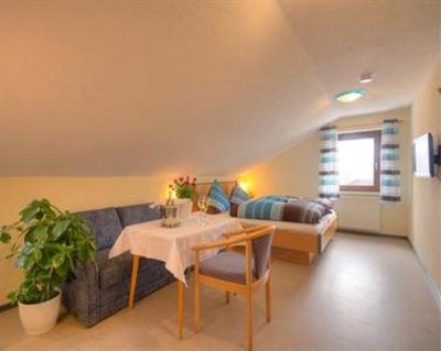 фото отеля Landhotel Zum Goldenen Kreuz