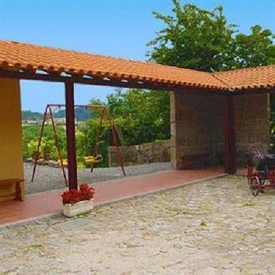 фото отеля Stone Farm Hostel Felgueiras