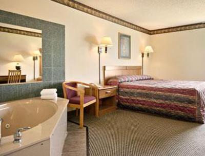 фото отеля Super 8 Motel Cloverdale (Indiana)