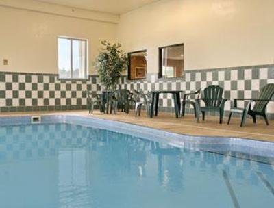 фото отеля Super 8 Motel Cloverdale (Indiana)